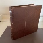 Leuchtturm Ringbinder ( 13 Ringe ) braun wattiert  gebraucht LESEN