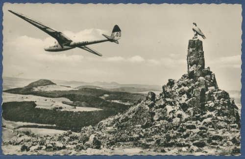 Segelflieger auf der Wasserkuppe Rhön Fliegerdenkmal, ungebraucht (AK2431)