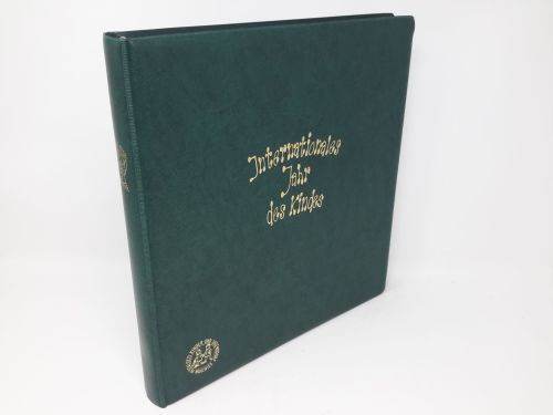 LINDNER Ringbinder (Jahr des Kindes) grün gebraucht, kleiner Fehler (Z408)