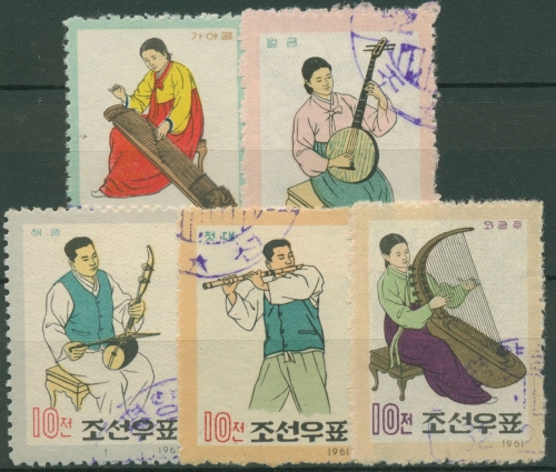 Korea (Nord) 1962 Volksmusikinstrumente 375/79 gestempelt