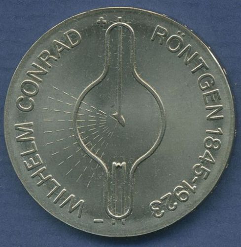 DDR 5 Mark 1970 Wilhelm Conrad Röntgen, J 1530 st (m3827)