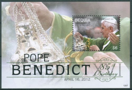 St. Vincent - Grenadinen Bequia 2012 Papst Benedikt Block 81 postfrisch (C64988)