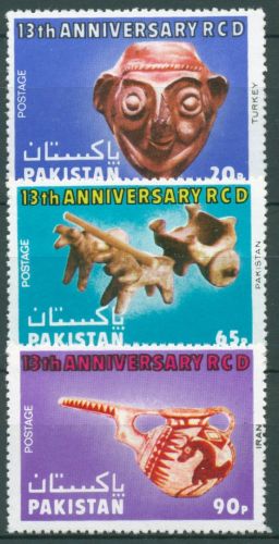 Pakistan 1977 Regionale Zusammenarbeit RCD Terrakotta 434/36 postfrisch