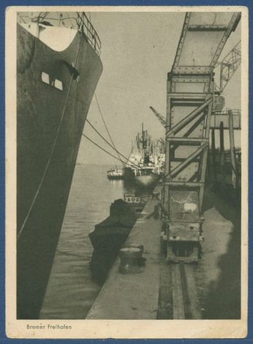 Bremer Freihafen Frachtschiffe, gelaufen 1954 (AK5761)