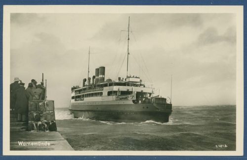 Warnemünde Ausfahrendes dänisches Fähschiff, ungebraucht (AK5759)