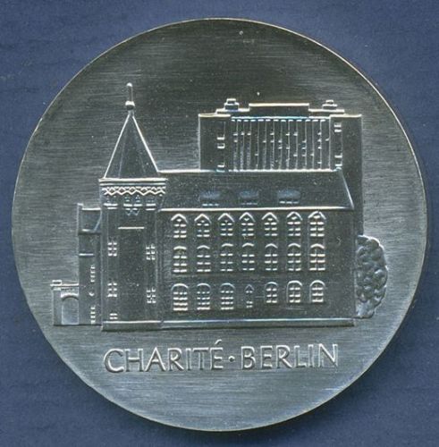 DDR 10 Mark 1986 275 Jahre Charité Berlin, J 1612 vz/st (m6898)
