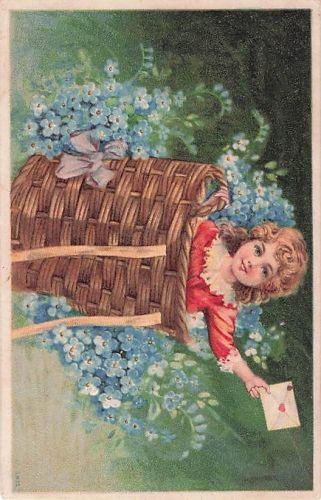 Präge-Ansichtskarte aus der Zeit um 1910 bis 1920 mit der Darstellung eines Mädchens in einem Korb voller