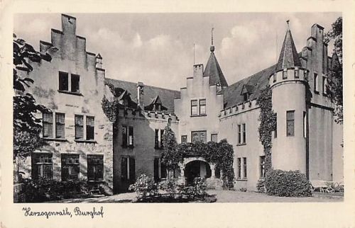 Herzogenrath, Burghof