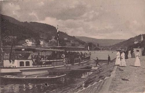 Heidelberg. Abfahrt des Neckardampfers