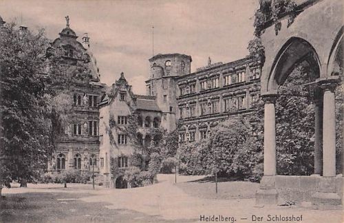 Heidelberg. Der Schlosshof