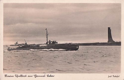 Alte Postkarte WK2 Kriegsmarine Schnellboot S 11 am Marine-Ehrenmal Laboe 1940