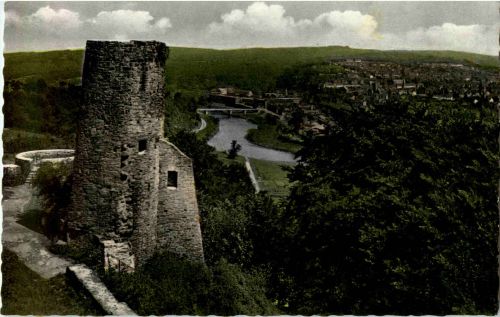 Volmarstein an der Ruhr - Burgruine mit Ruhrtal und Wetter