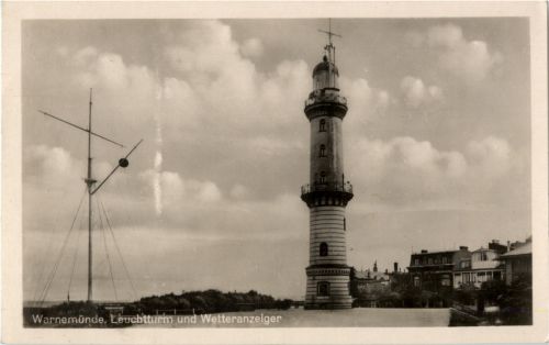 Warnemünde - Leuchtturm und Wetteranzeiger