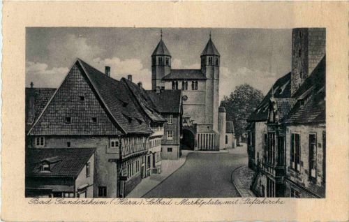 Bad Gandersheim - Marktplatz mit Stiftskirche