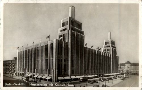 Berlin-Neukölln - Hermannplatz mit Karstadt Haus