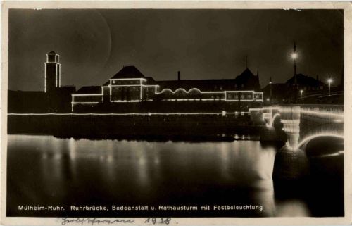 Mülheim Ruhr - Badeanstalt mit Festbeleuchtung