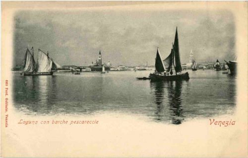 Venezia - Laguna con barche pescareccie