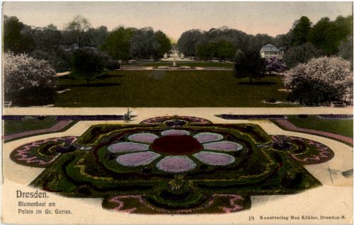Dresden - Blumenbeet am Palais im G. Garten