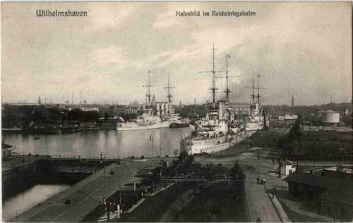Wilhelmshaven - Hafenbild im Reichskriegerhafen