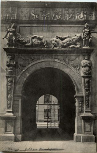 Wismar - Portal vom Fürstenhof