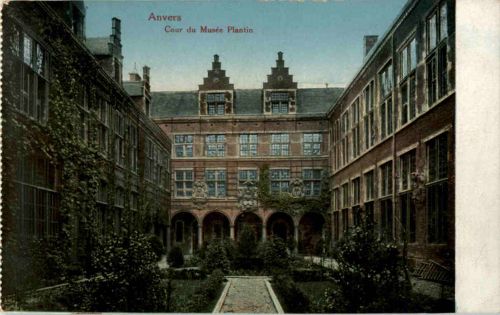 Anvers - Cour du Musee Plantin
