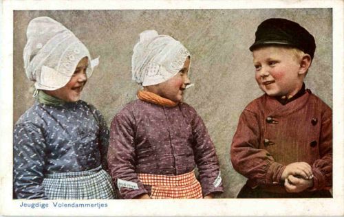 Jeugdige Volendammertjes