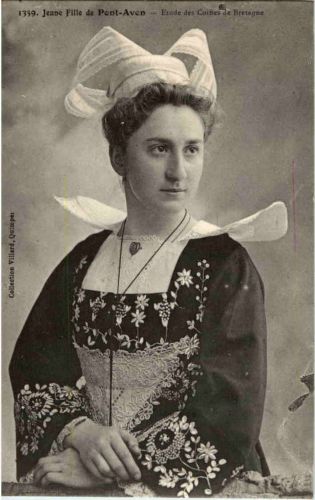 Jeune Fille de Pont Aven