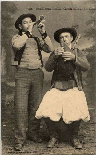 Bretons costumes