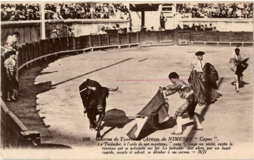 Arenes de Nimes - Stierkampf