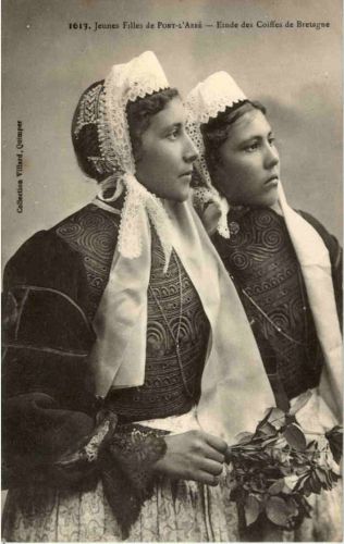 Jeune filles de Pont l Abbee
