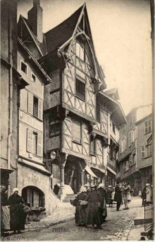 Thiers - La Chateau Pirou
