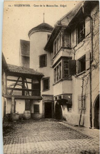Riquewihr - Cour de la Maison Hugel