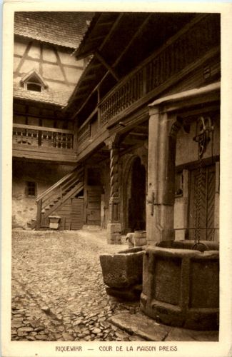 Riquewihr - Cour dela Maison Preiss