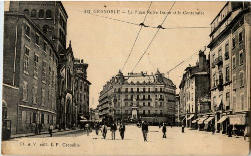 Grenoble - La Place Notre Dame