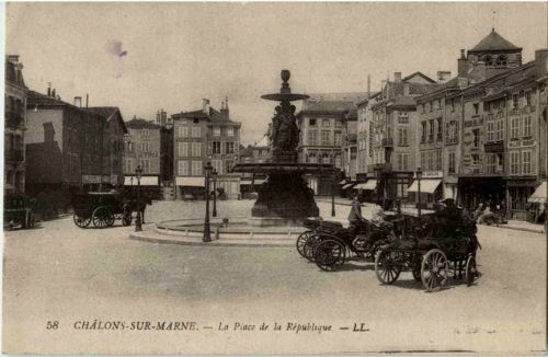 Chalons sur Marne - La Place de la Republique