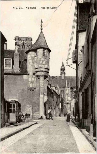 Nevers - Rue de Loire