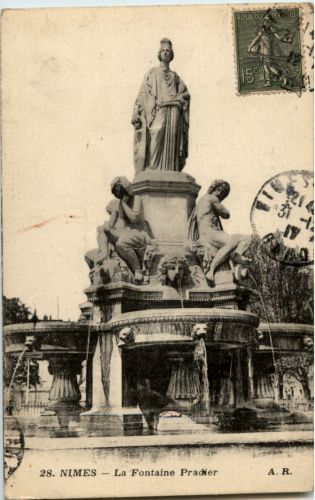 Nimes - La Fontaine Pradier