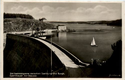Die Saaletalsperre, zwischen Saalburg und Burgk, Sperrmauer mit Stausee