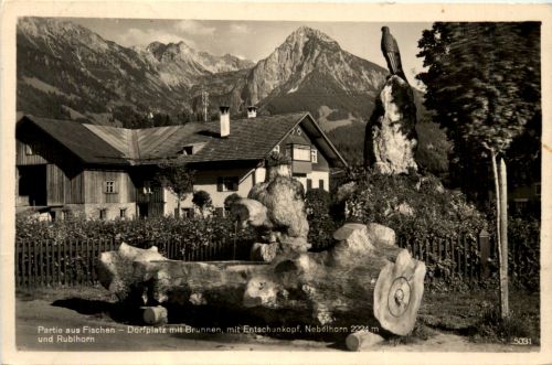 Partie aus Fischen, Dorfplatz