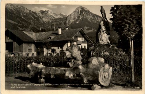 Partie aus Fischen, Dorfplatz