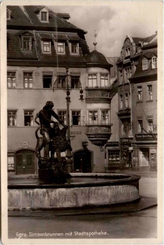 Gera - Simonsbrunnen mit Stadtapotheket