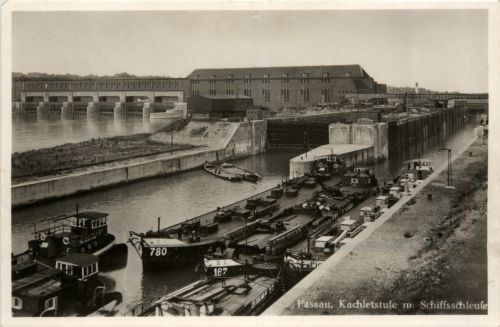 Passau, Kachletstufe mit Schiffsschleusse