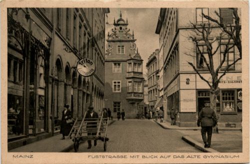 Mainz, Fuststrasse mit Blick auf das Alte Gymnasium