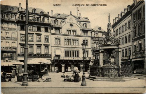 Mainz, Marktplatz mit Brunnen