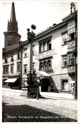 Villach, Hauptplatz, Mariensäule mit Hotel Post