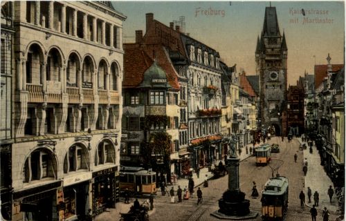 Freiburg i.Br., Kaiserstrasse mit Martinstor