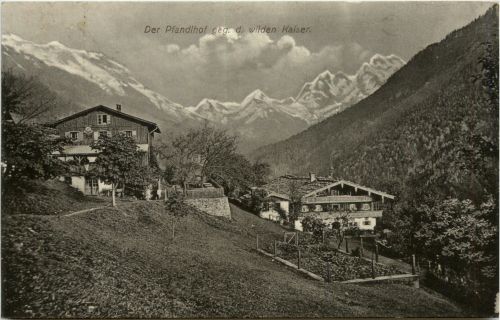 Der Pfandlhof gegen d. wilden Kaiser