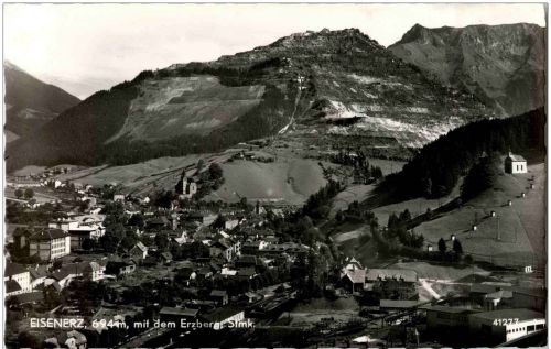 Eisenerz mit dem Erzberg