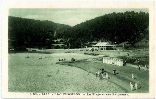 Lac Chambon - La Plage et ses Baigneurs