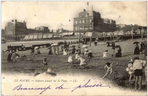 Le Havre - Enfants jouaut sur la Plage